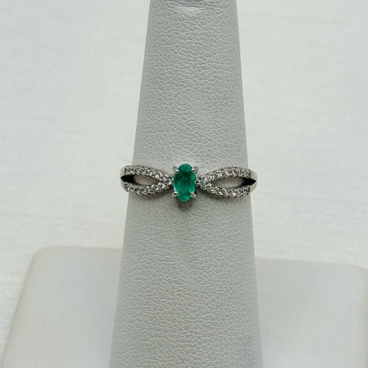 Emerald Adjustable Ring