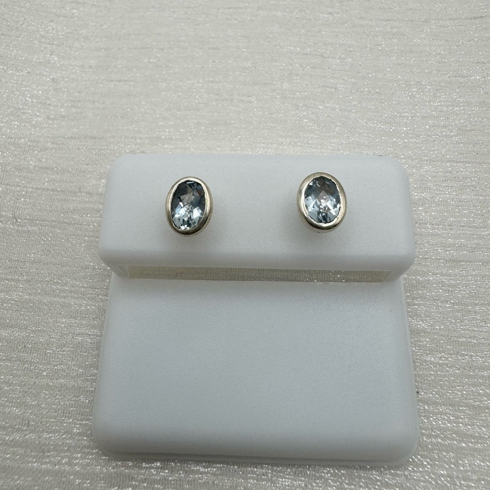 S925 Oval Swiss Blue Topaz Stud Earrings