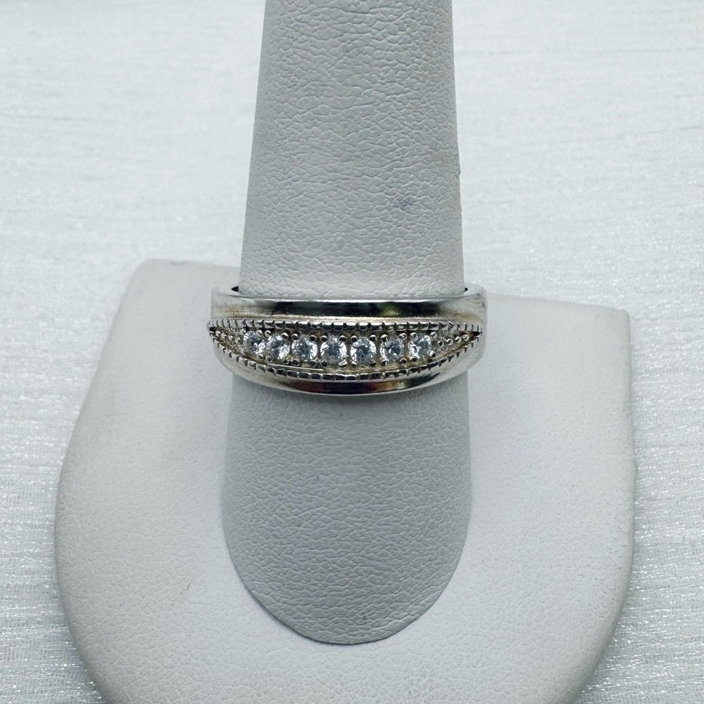 Mara Crystal Band Ring