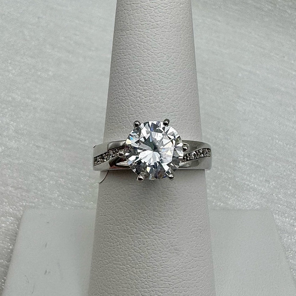 Mabel Crystal Ring