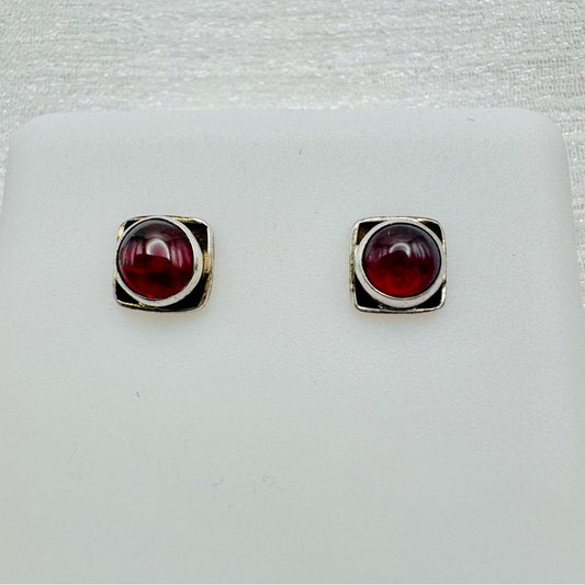 S925 Garnet Square Stud Earrings