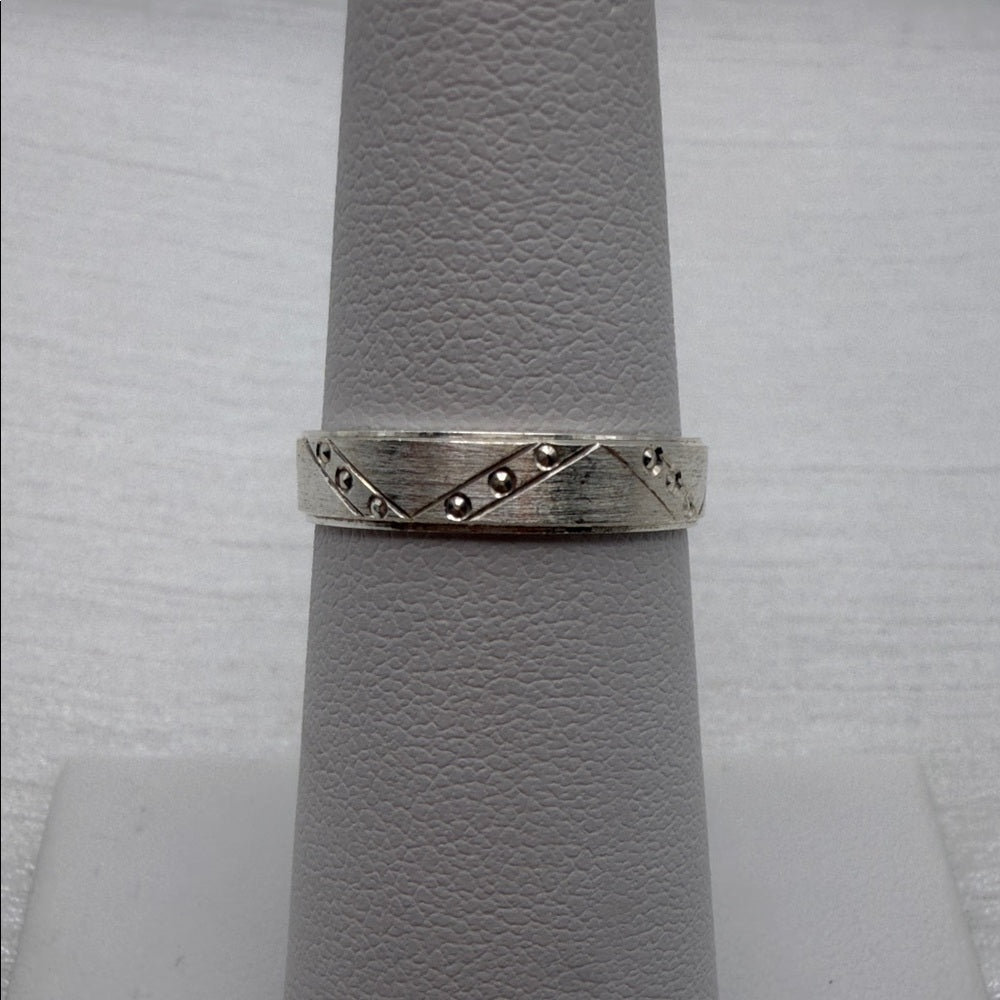 Polka Dot Zig Zag Handcut Band