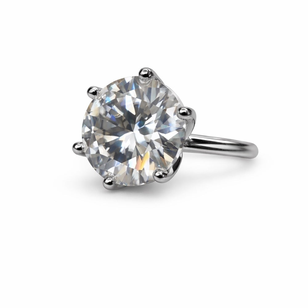 1.9 CT Moissanite Solitare