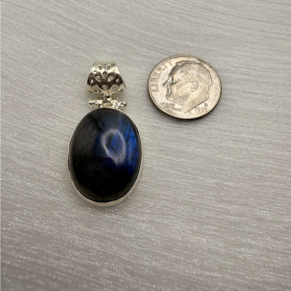 Labradorite Oval Pendant