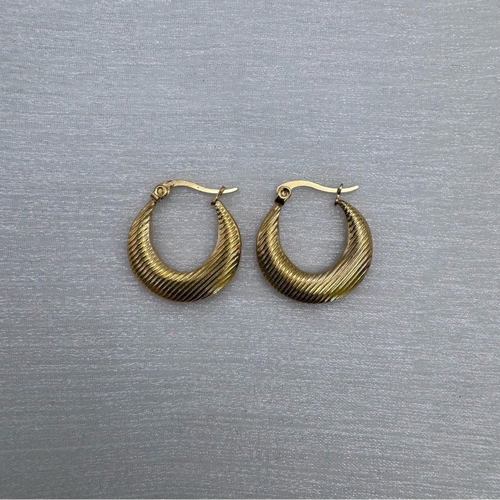 Cameron Gold Hoop