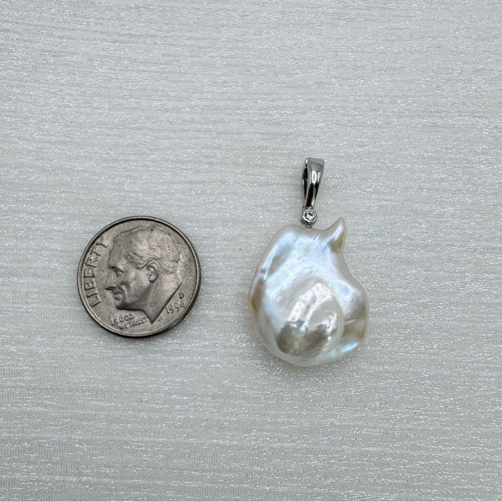 Freshwater Pearl Pendant 15mm x 19.5mm