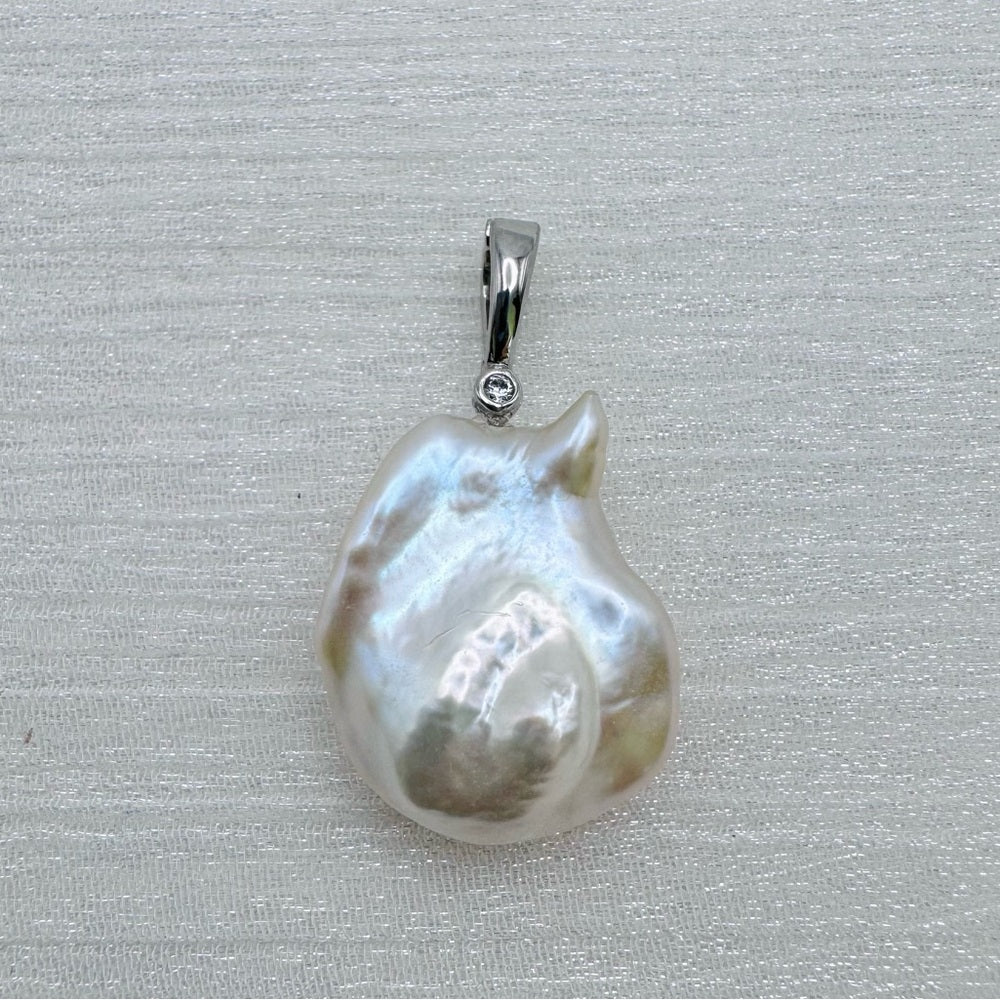 Freshwater Pearl Pendant 15mm x 19.5mm