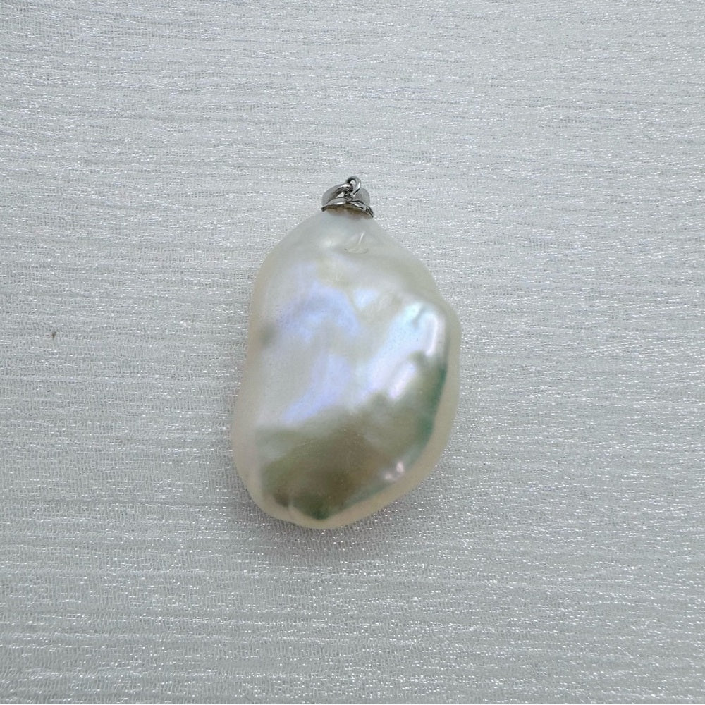 Freshwater Pearl Pendant 19mm x 29mm
