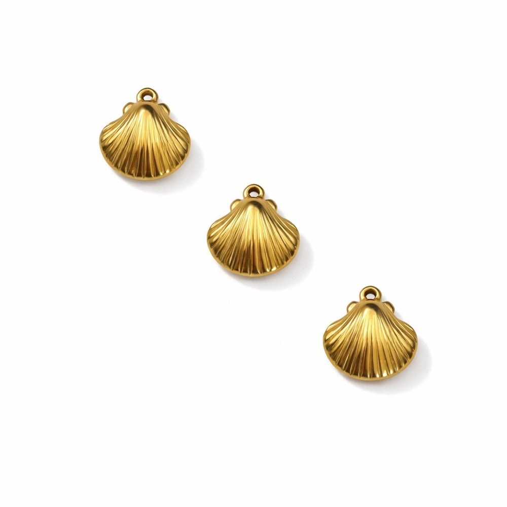 Shell Charm Gold Stainless Steel