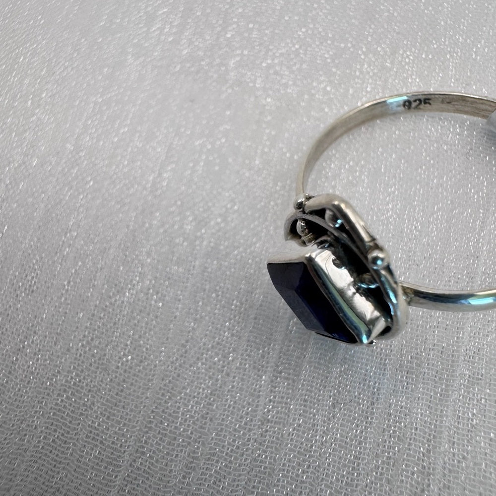 Sapphire Design Ring