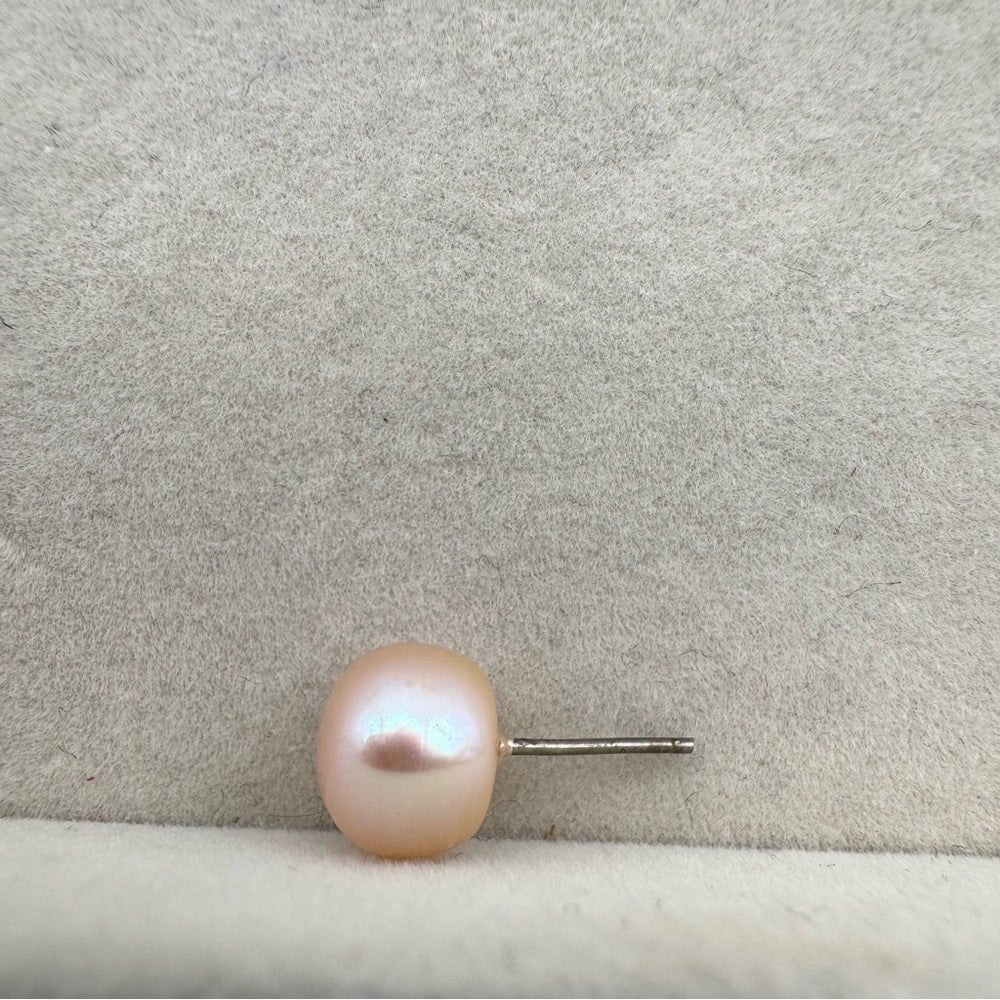 C#3 Pearl Stud Earrings