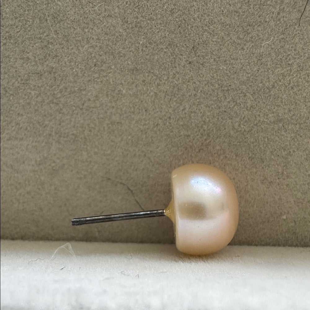 P#1 Pearl Stud Earrings