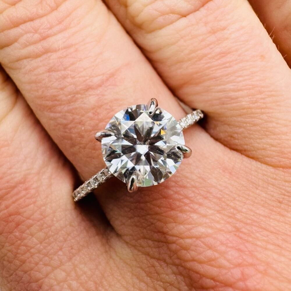 1.5 CT Moissanite Solitare Ring