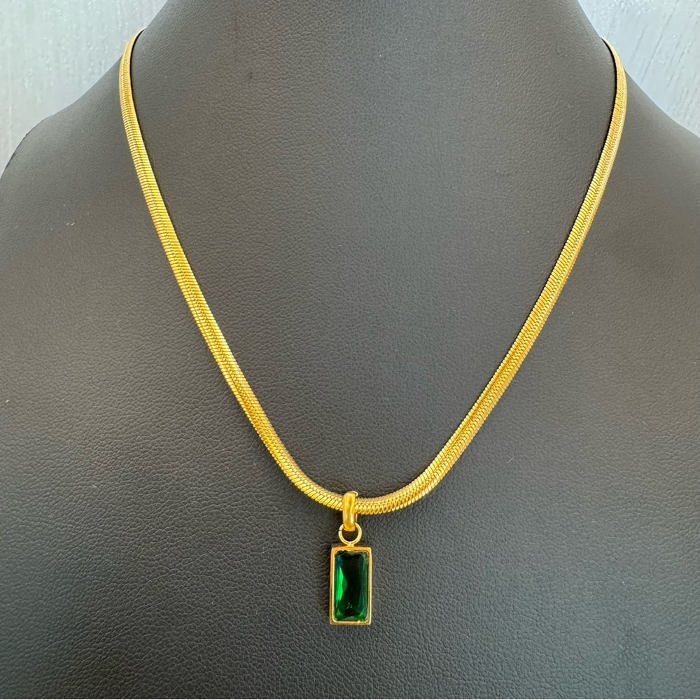 Arlo Necklace