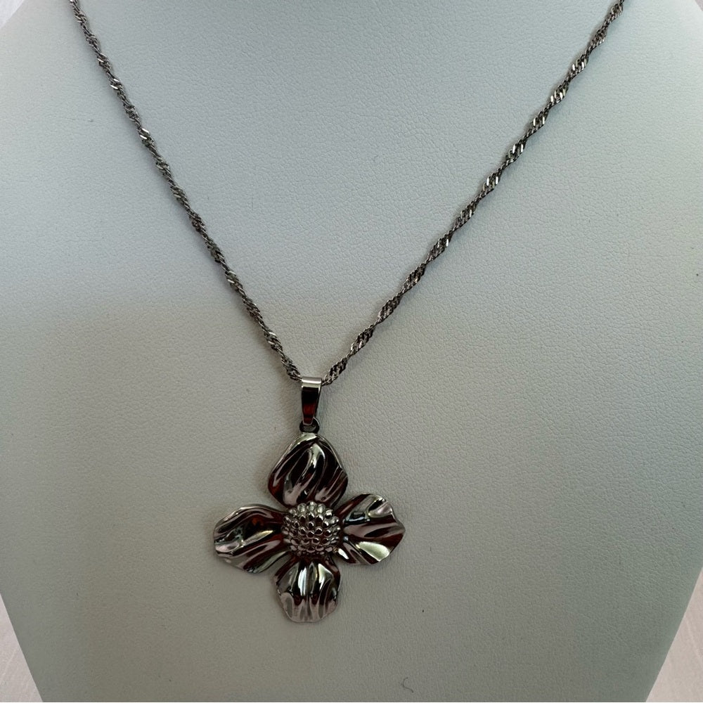 Bloom Necklace