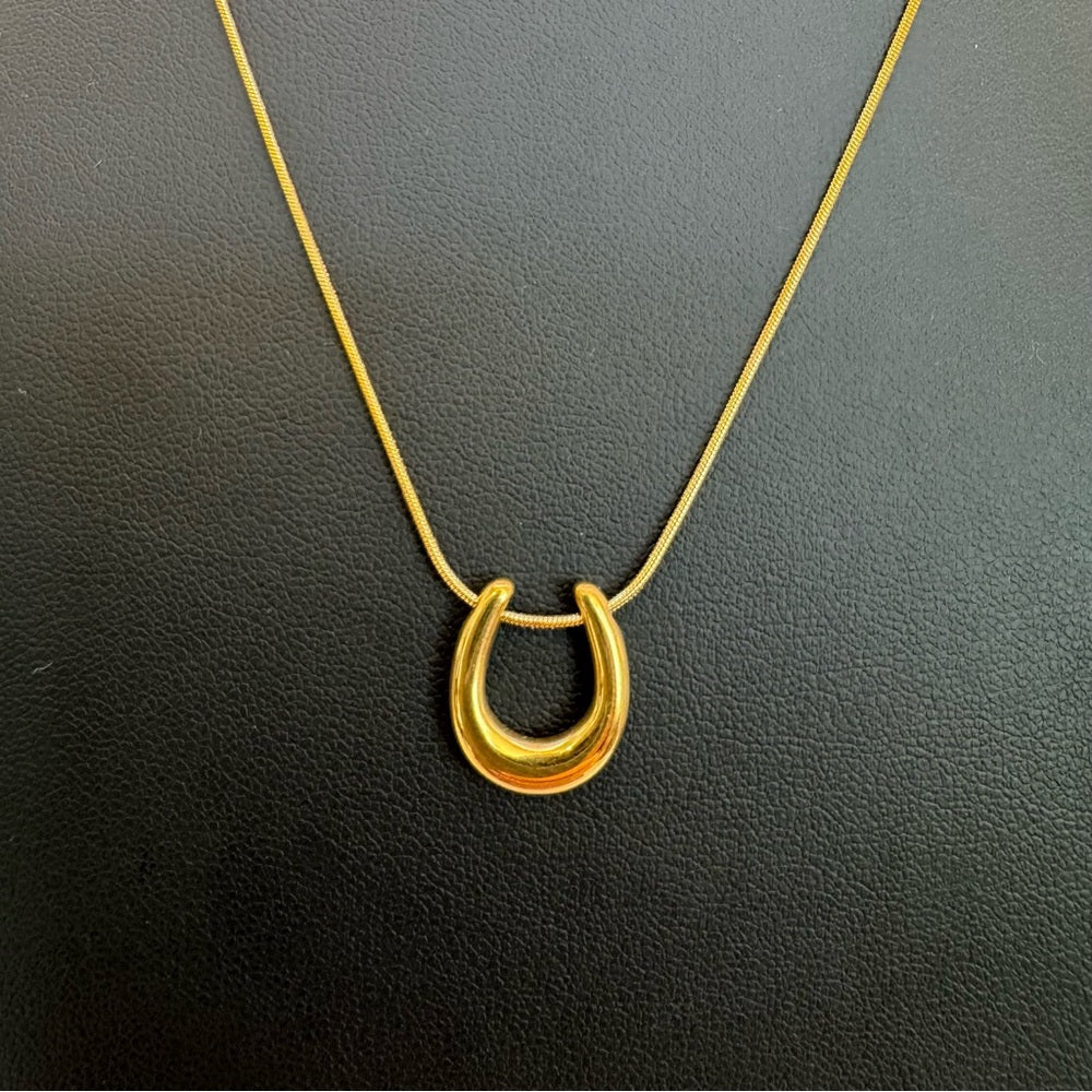Gold Horse Shoe Necklace