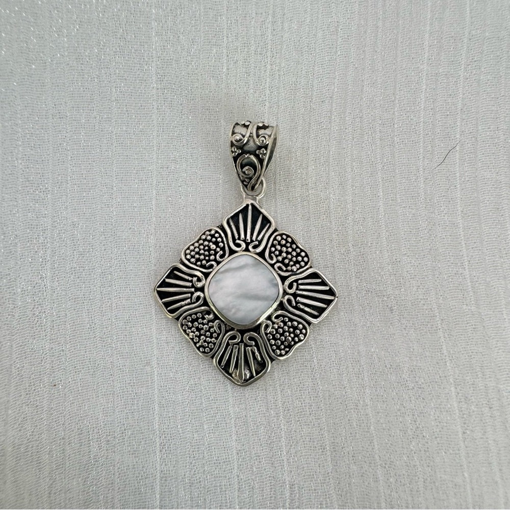 Mother of Pearl Flower Pendant