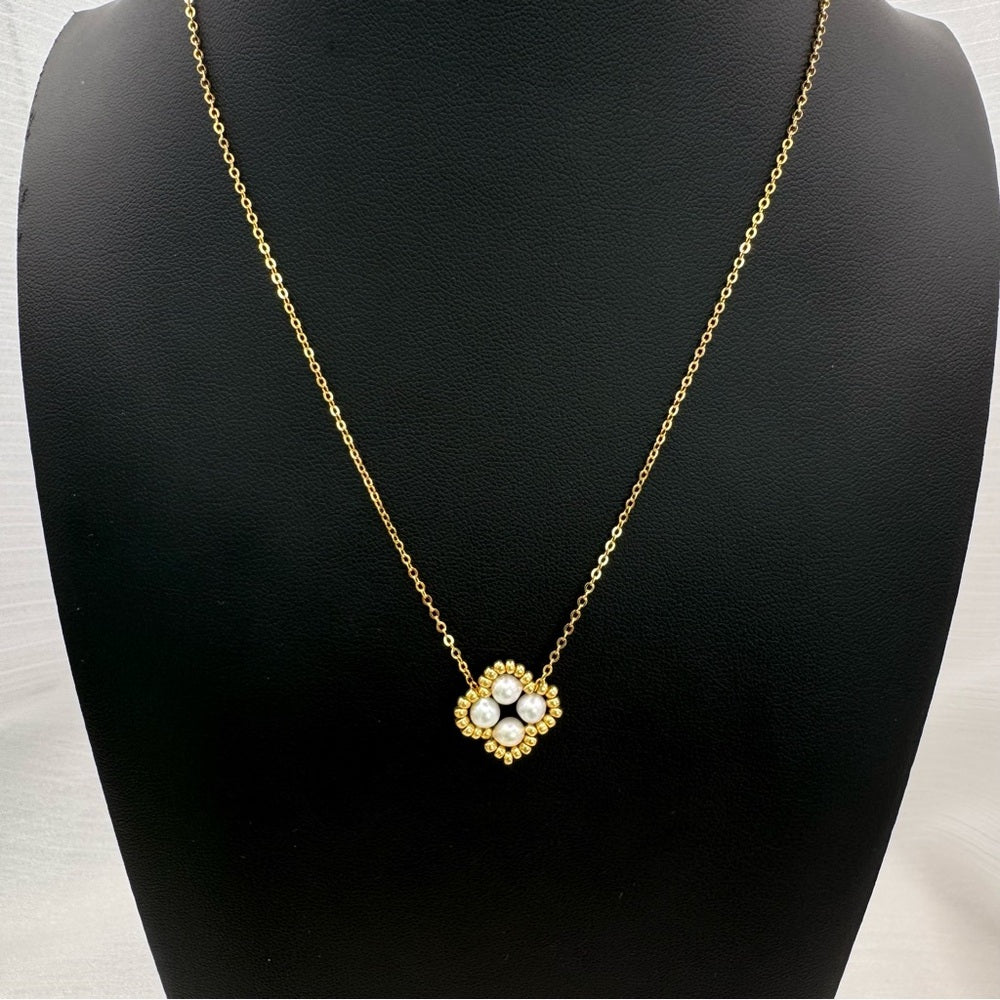 Golden Bloom Pearl Necklace