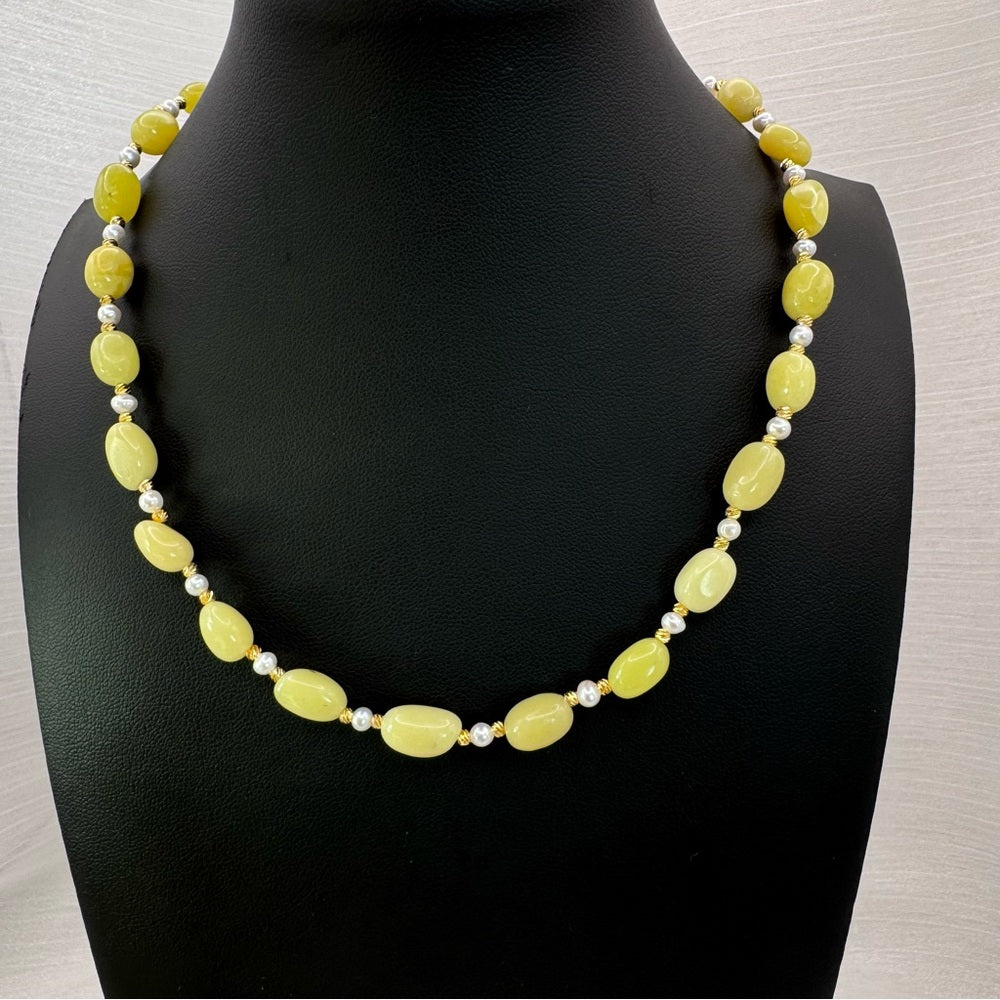Yellow Jade and Freshwater Pearl Necklace