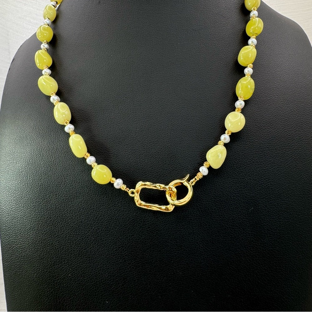 Yellow Jade and Freshwater Pearl Necklace