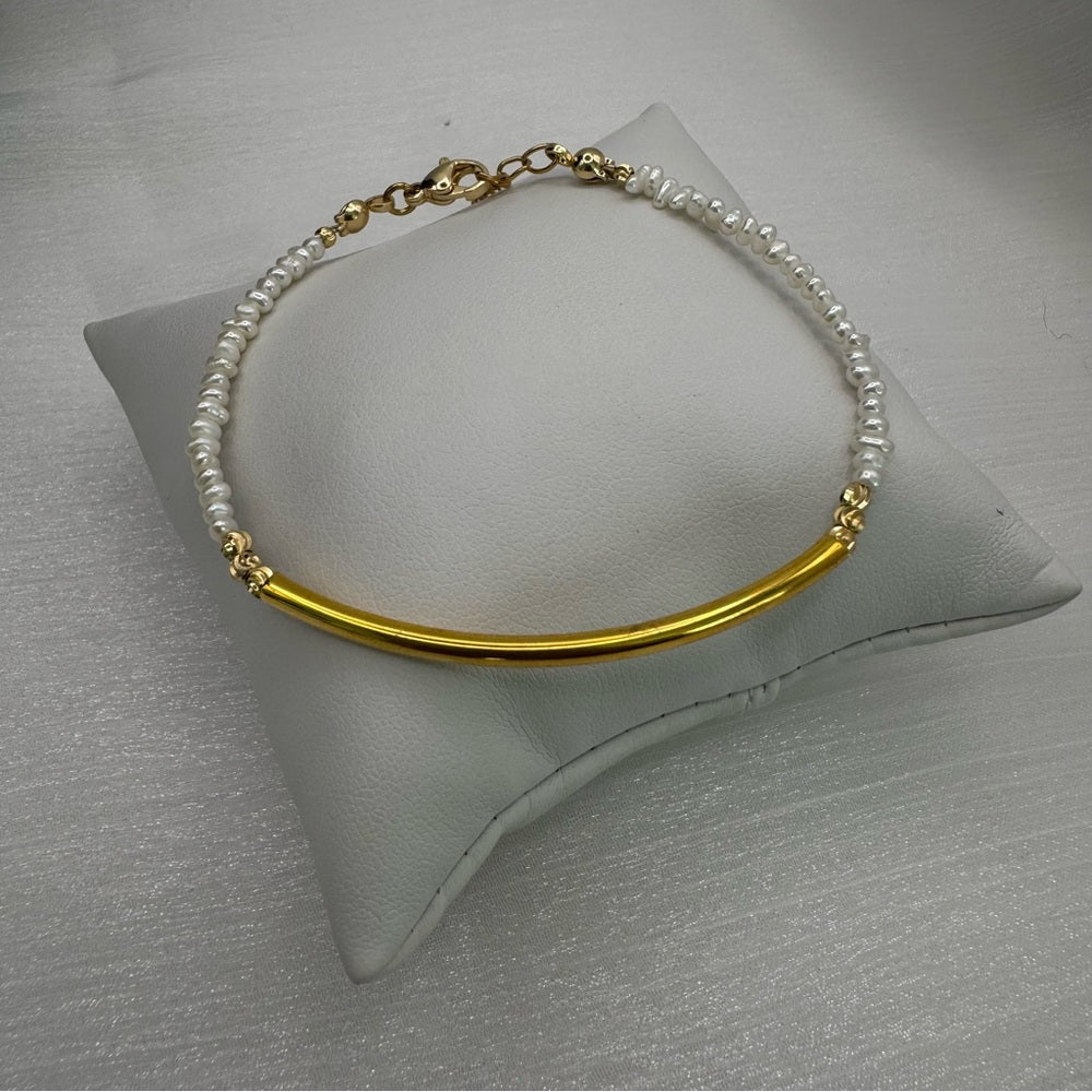 Gold Arc Freshwater Pearl Bracelet