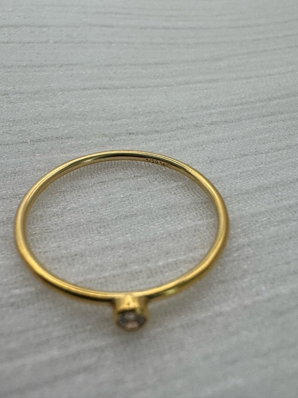 Gold Solitare Bezel Ring