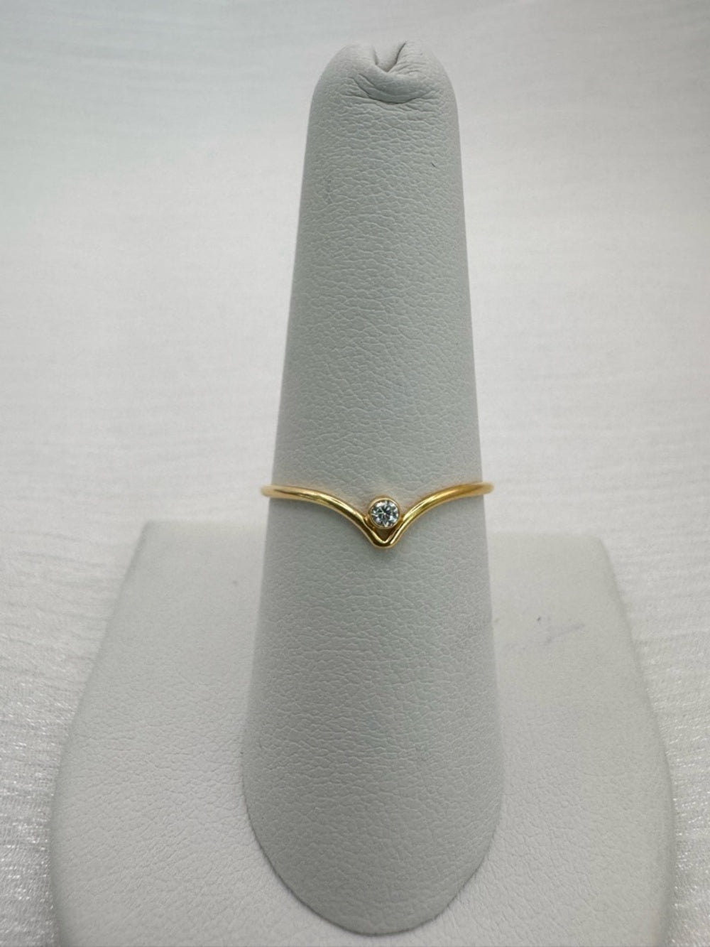 Gold V Solitare Ring