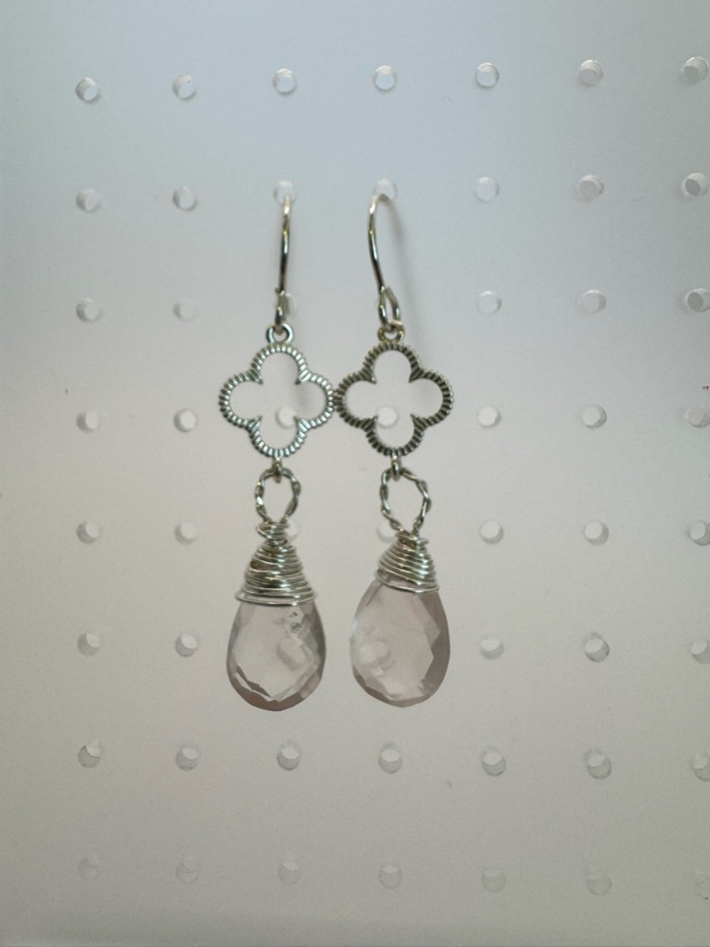 HK1177134 Sterling Silver Rose Quartz Clover Hook Earrings