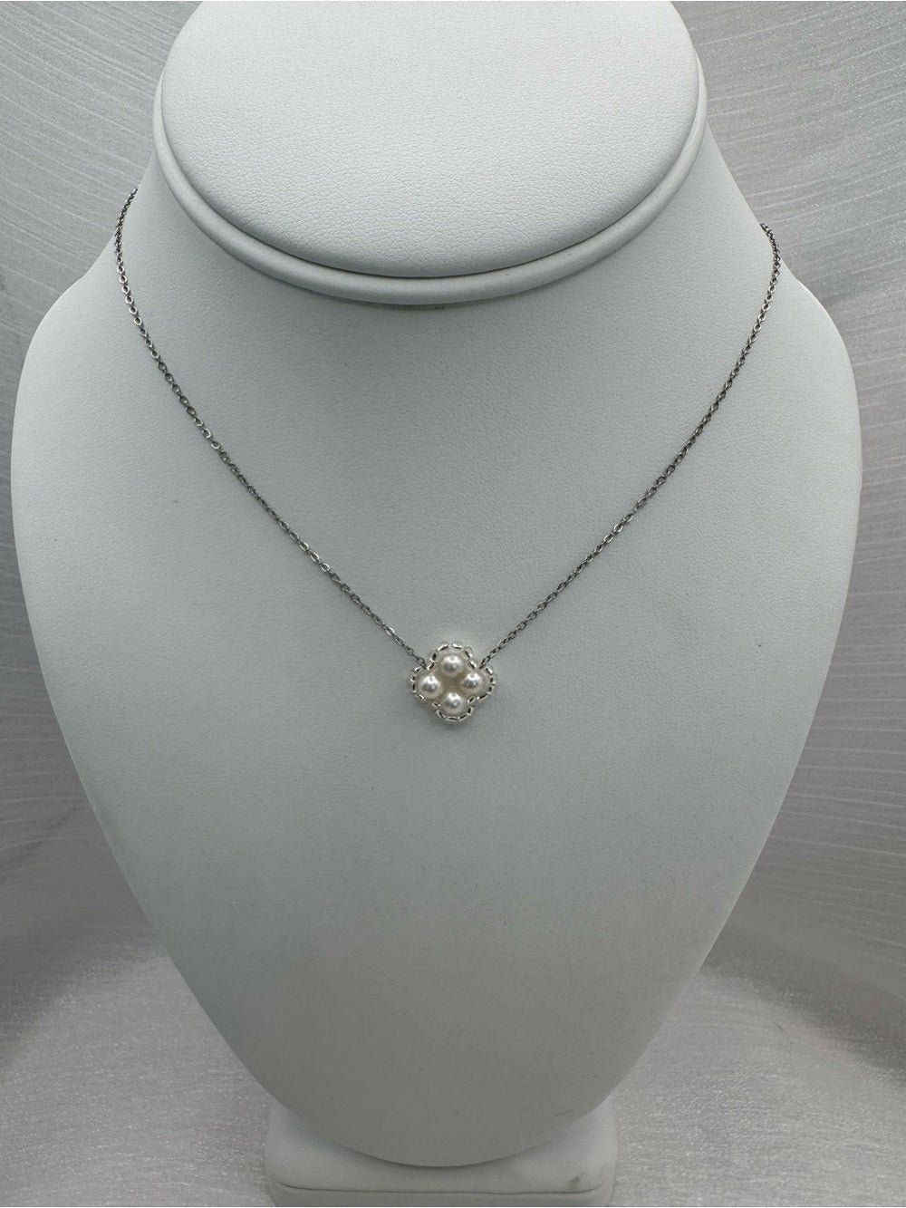 Freshwater Pearl Clover Necklace