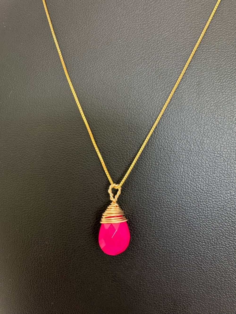 N0040 Pink Chalcedony Teardrop Gold Necklace