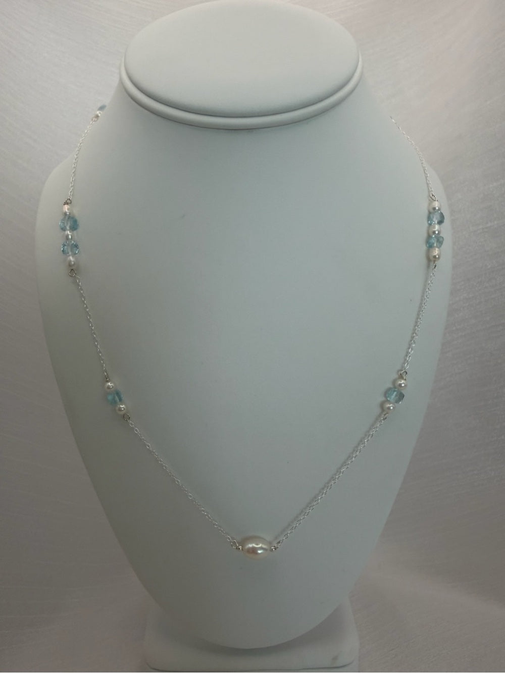 N097 Blue Topaz & Freshwater Pearl Stationary Necklace