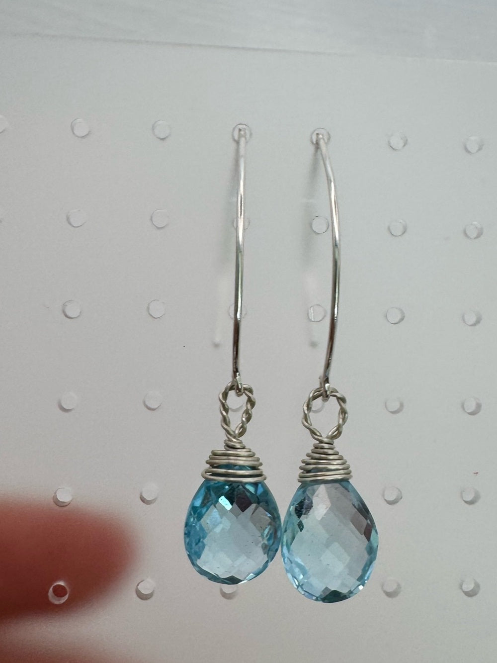 HT42337 Blue Topaz Hook Threaders