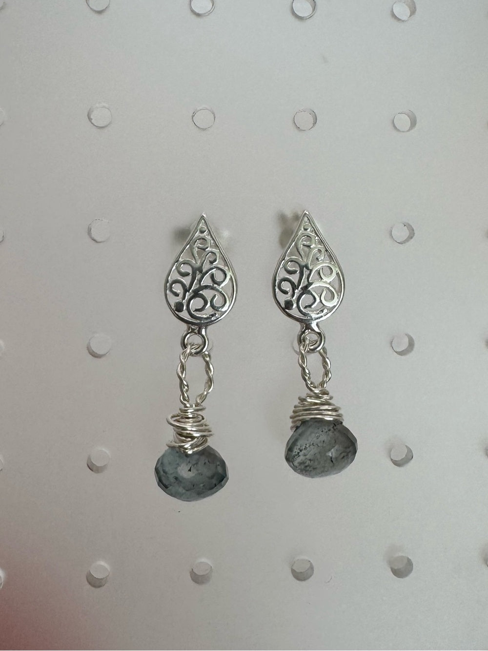 P0011 Moss Aquamarine Vintage Stud Earrings