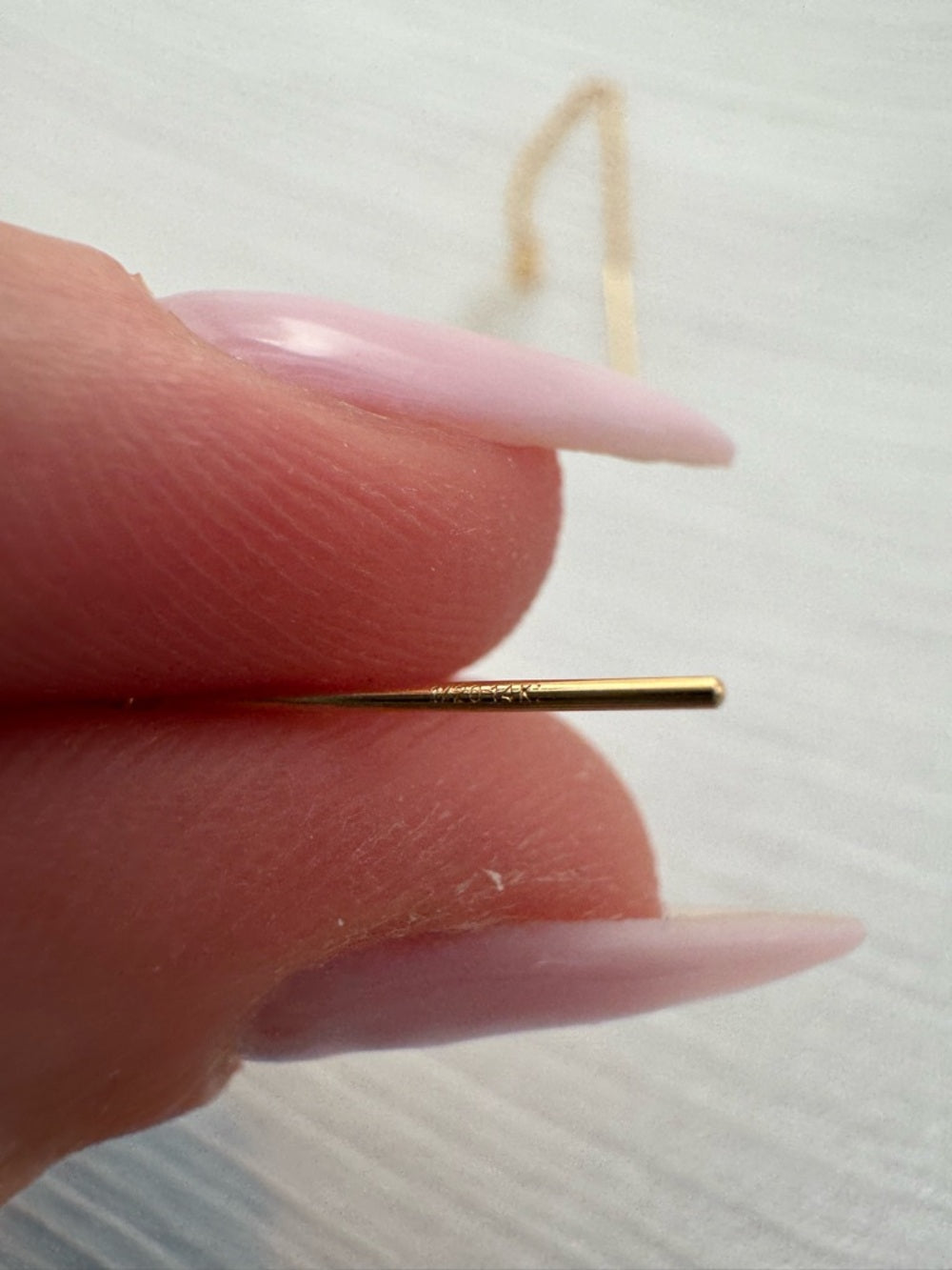 TH0020 Moonstone Gold Threaders