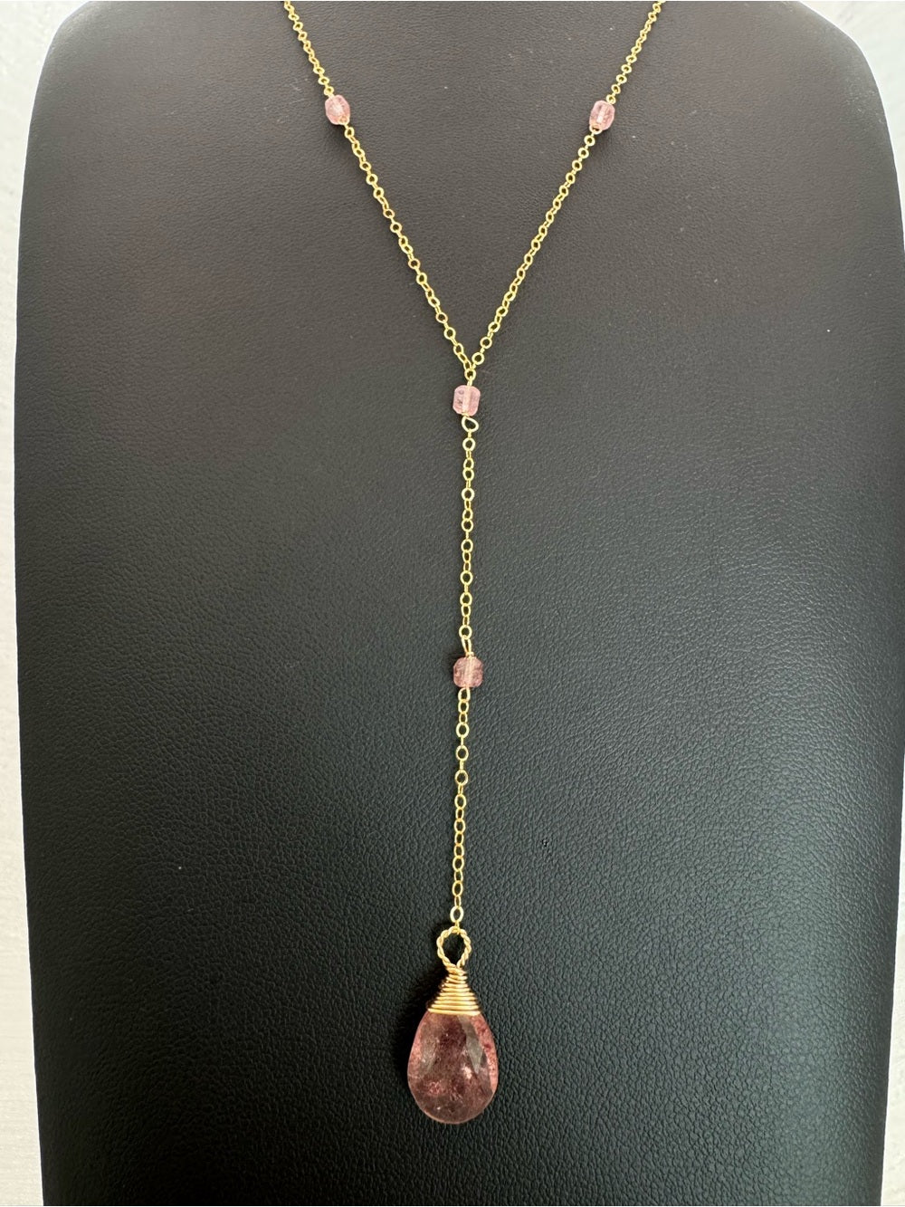 L031 Strawberry Quartz Lariat Necklace