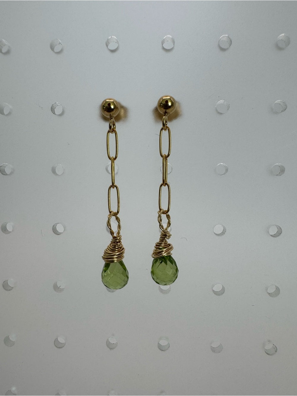 P0018 Peridot Paperclip Stud Earrings