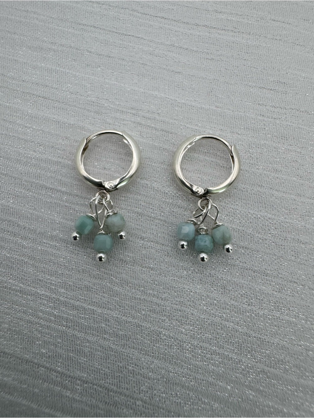 HG00200 Larimar Silver Huggies