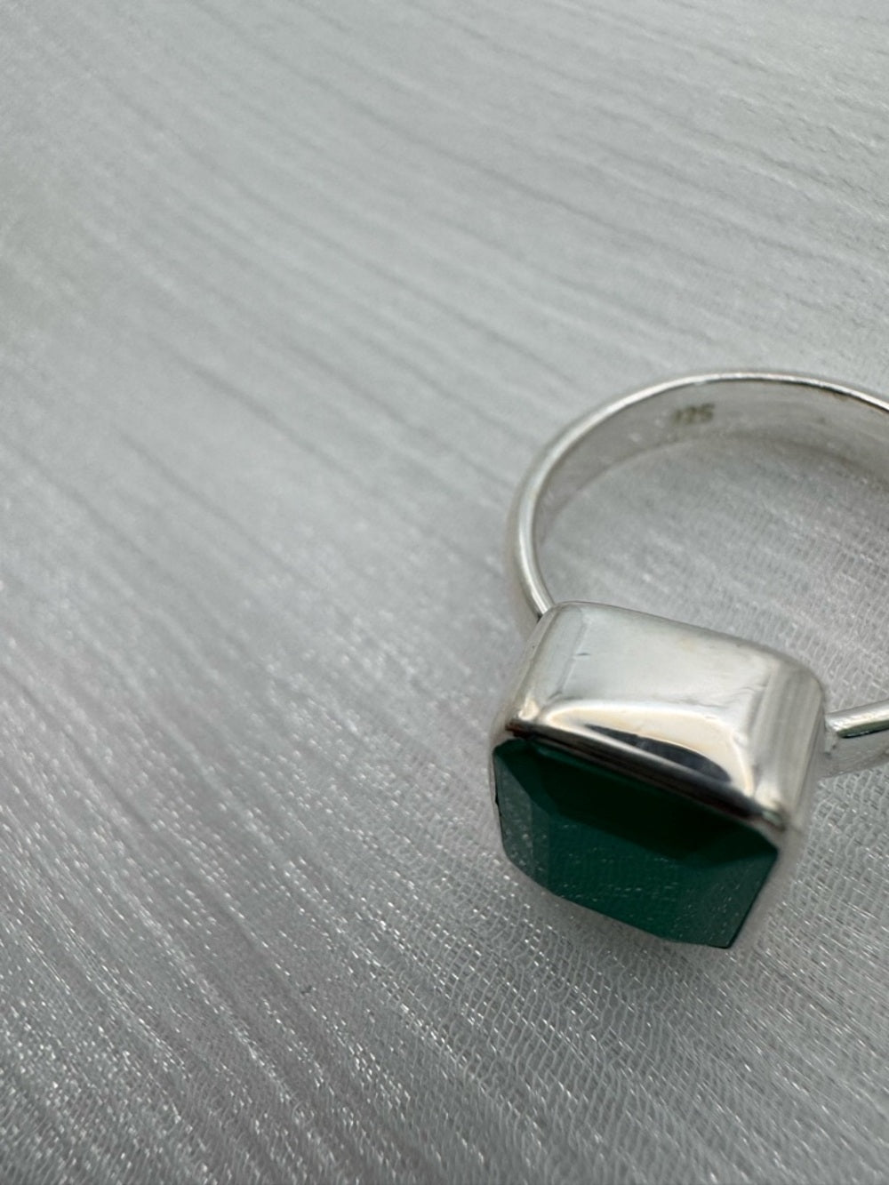 Emerald Rsctangular Ring