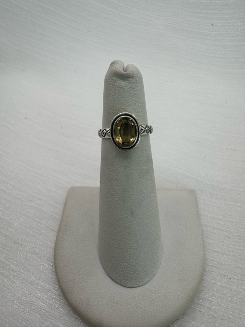 Lemon Quartz Oval Engraved Ring (S925)