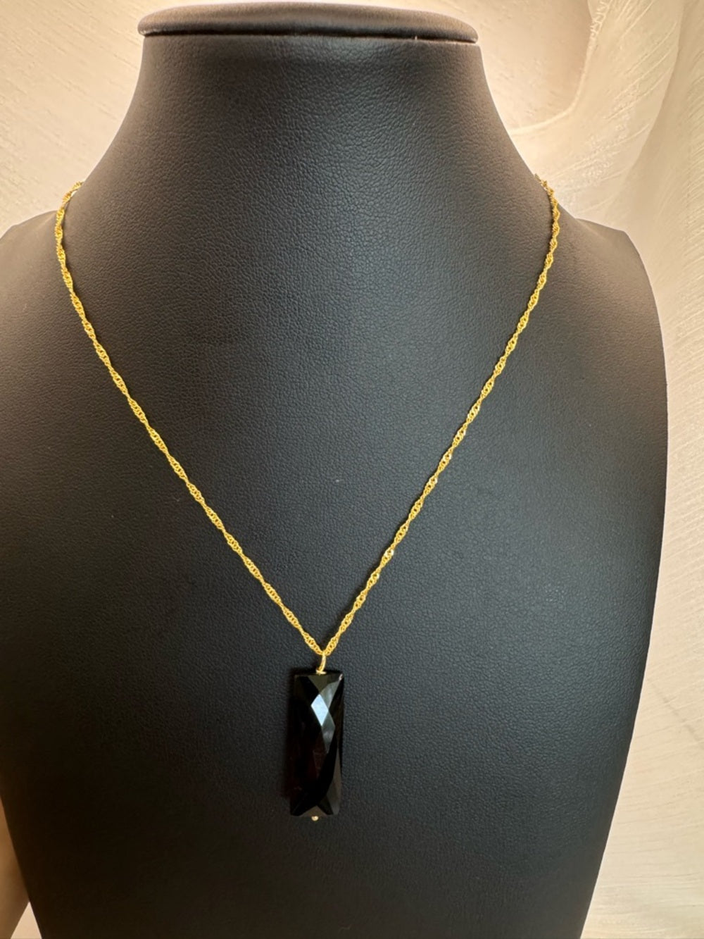 N086 Black Onyx Rectangle Gold Necklace