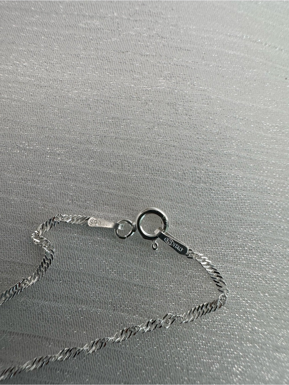 NO82 Vesuvianite Silver Drop Necklace
