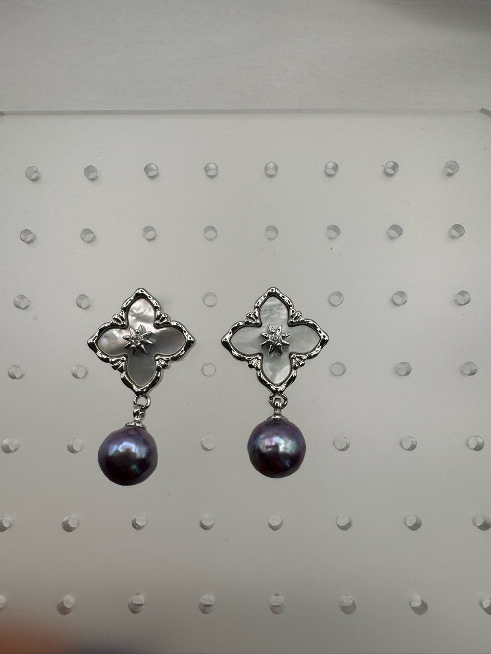Midnight Clover Pearl Earrings