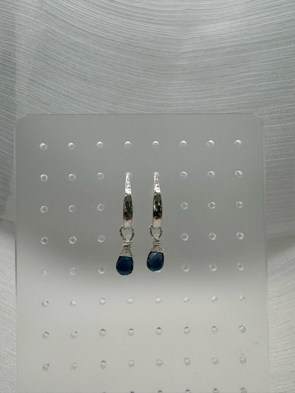 Hk0061 London Blue Topaz Hammered Hook Earrings (S925)