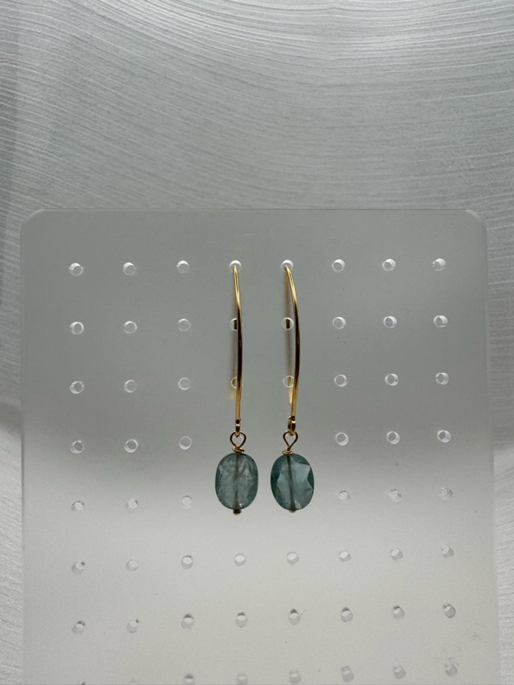 HT0066 Kyanite Gold Hook Threaders