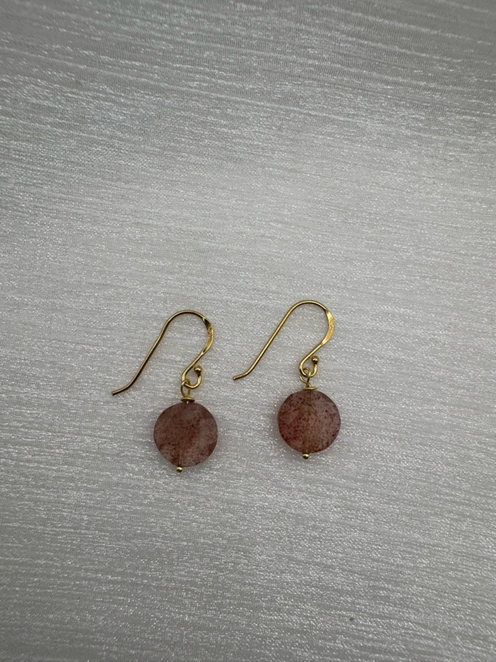 HK0075 Strawberry Quartz Round Gold Earrings