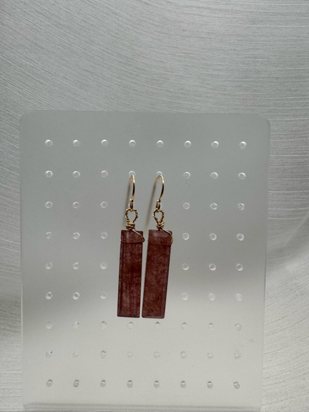 HK0076 Strawberry Quartz Gold Hook Earrings
