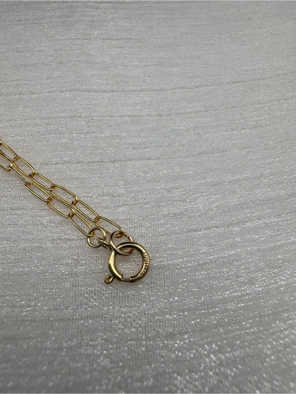 N0072 London Blue Topaz Paperclip Necklace