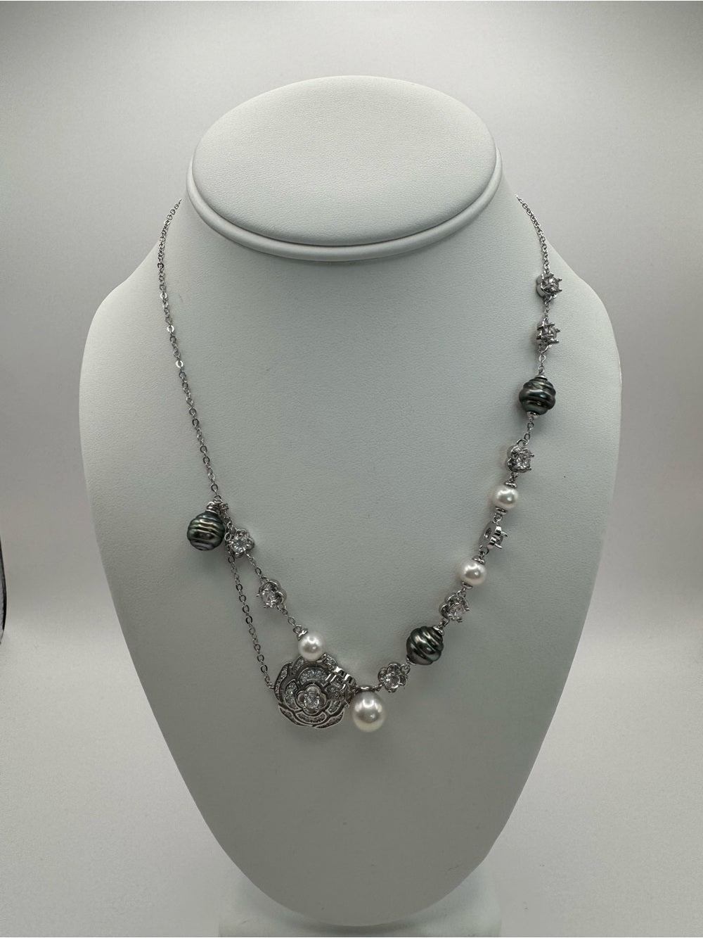 Silver Siren Camilla Pearl Necklace (N54)