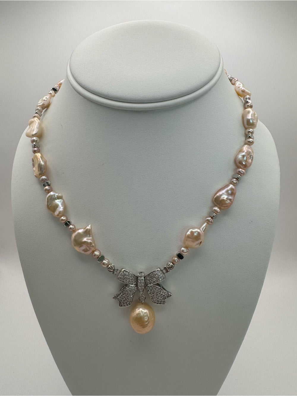 Seaside Bow Pearl Necklace (N60)