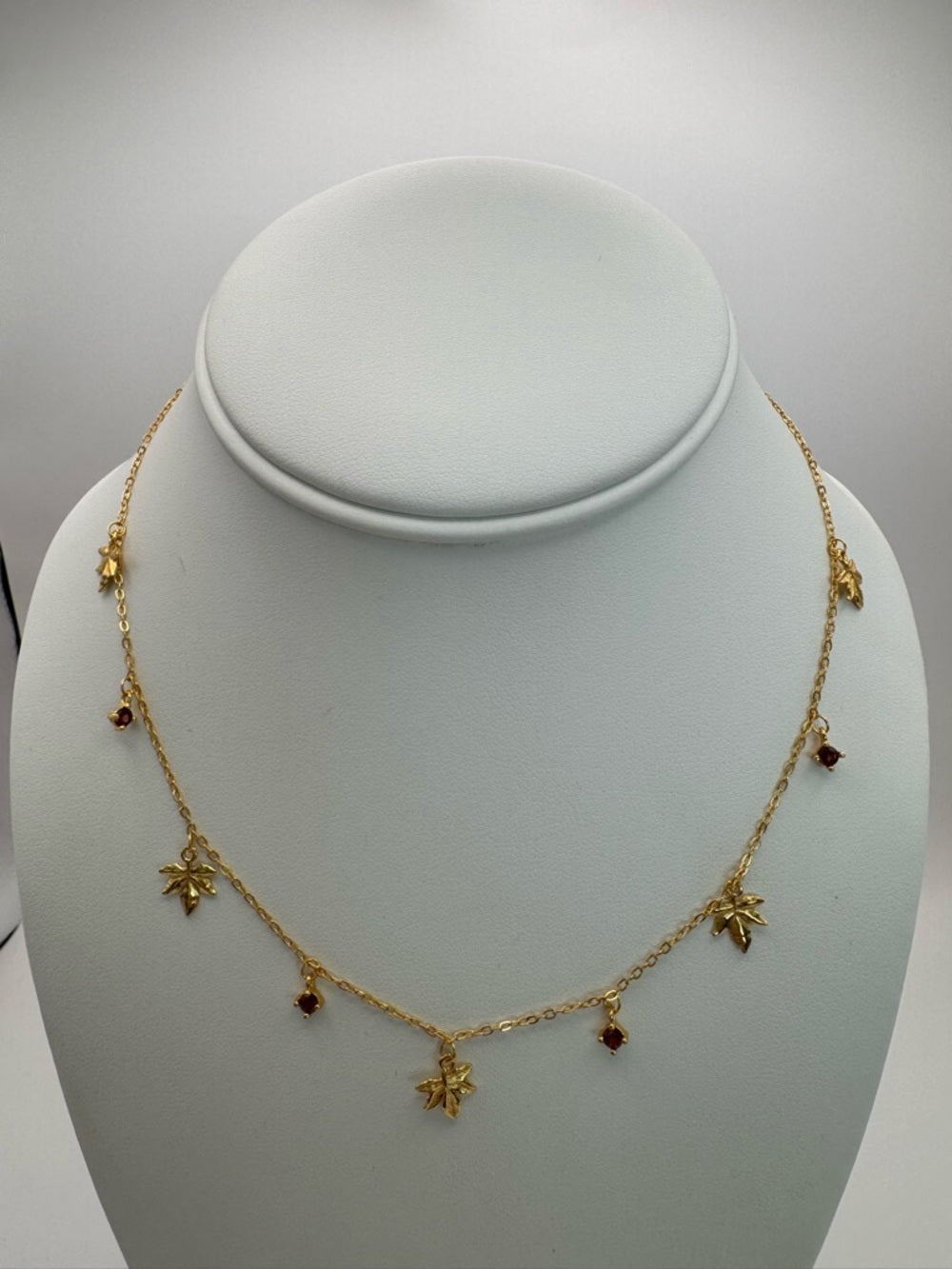 #N21 Garnet Leaf Necklace (S925)